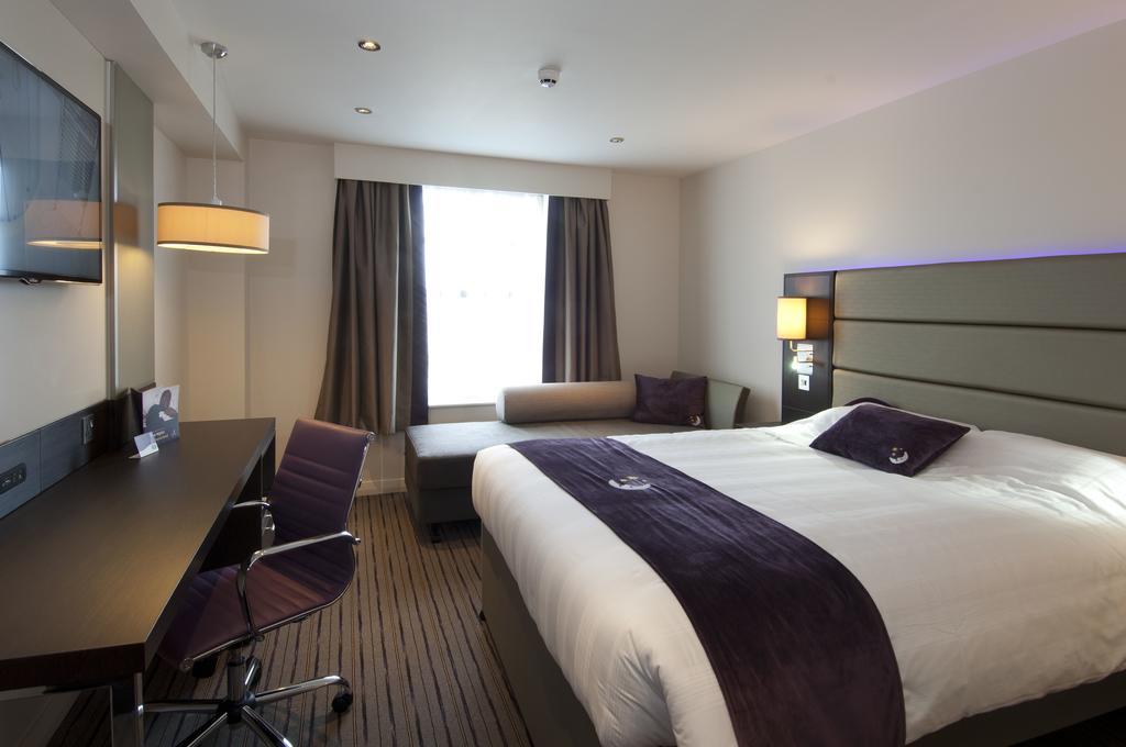 Premier Inn Tring Δωμάτιο φωτογραφία