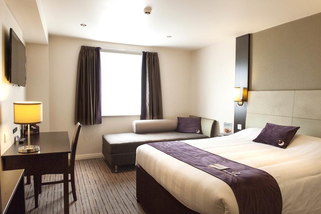 Premier Inn Tring Δωμάτιο φωτογραφία