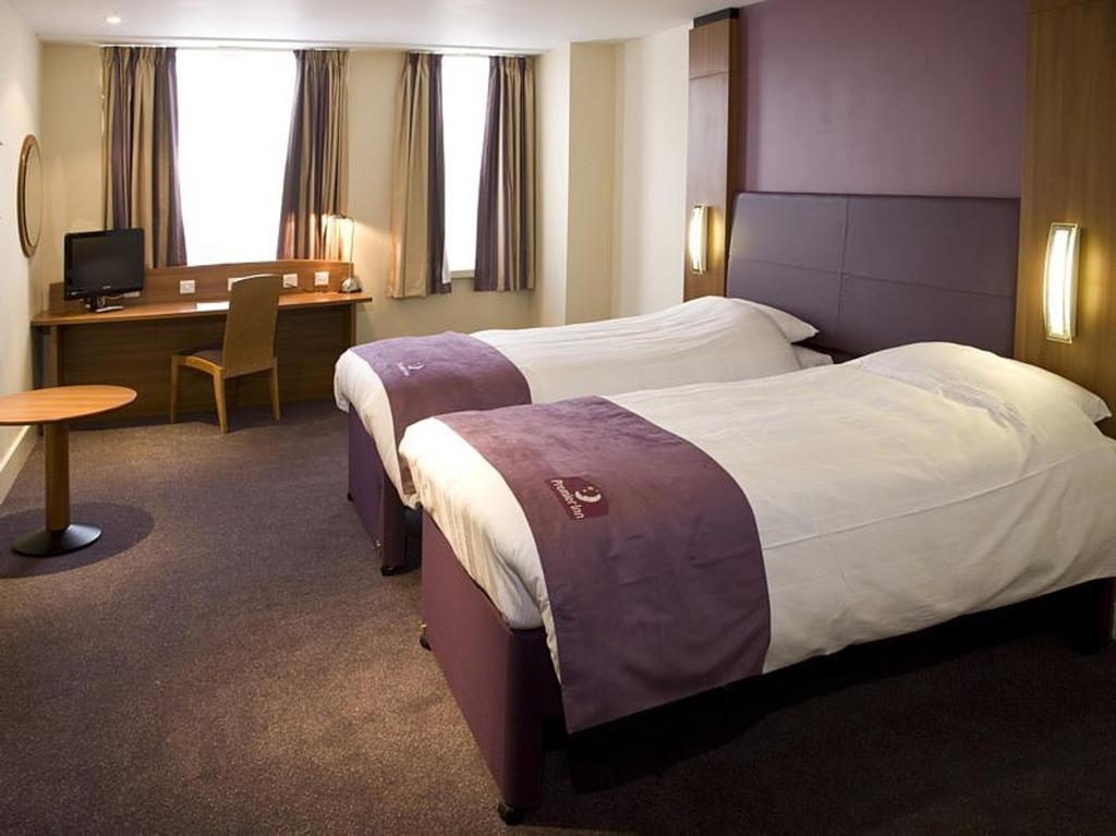 Premier Inn Tring Δωμάτιο φωτογραφία