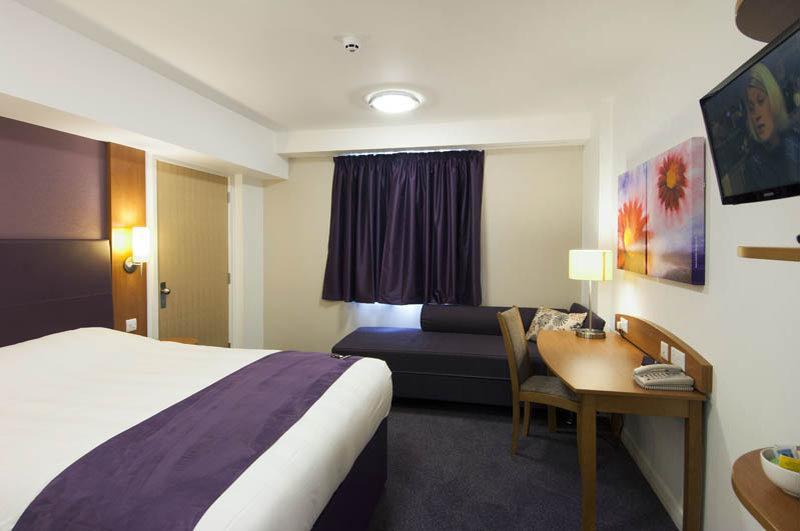 Premier Inn Tring Εξωτερικό φωτογραφία